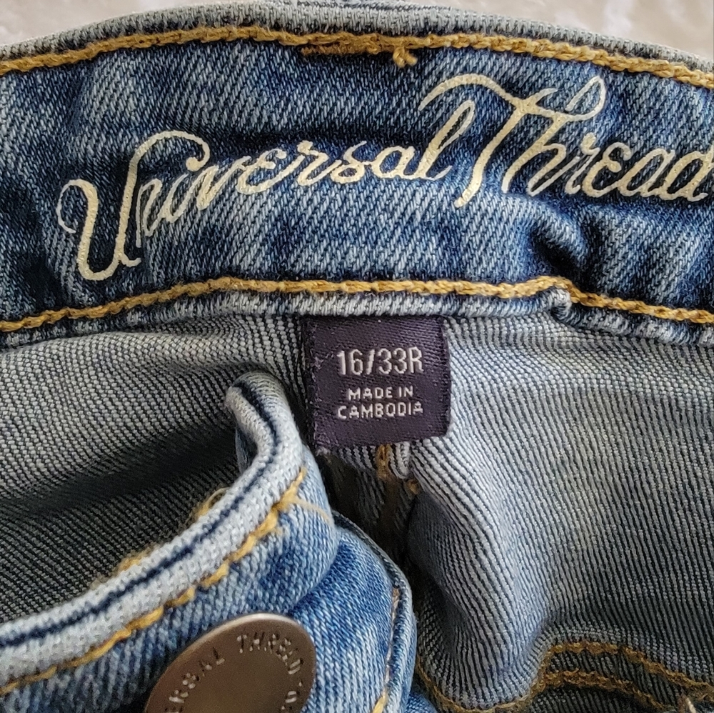Universal Thread Jeans - Picture 4 of 5